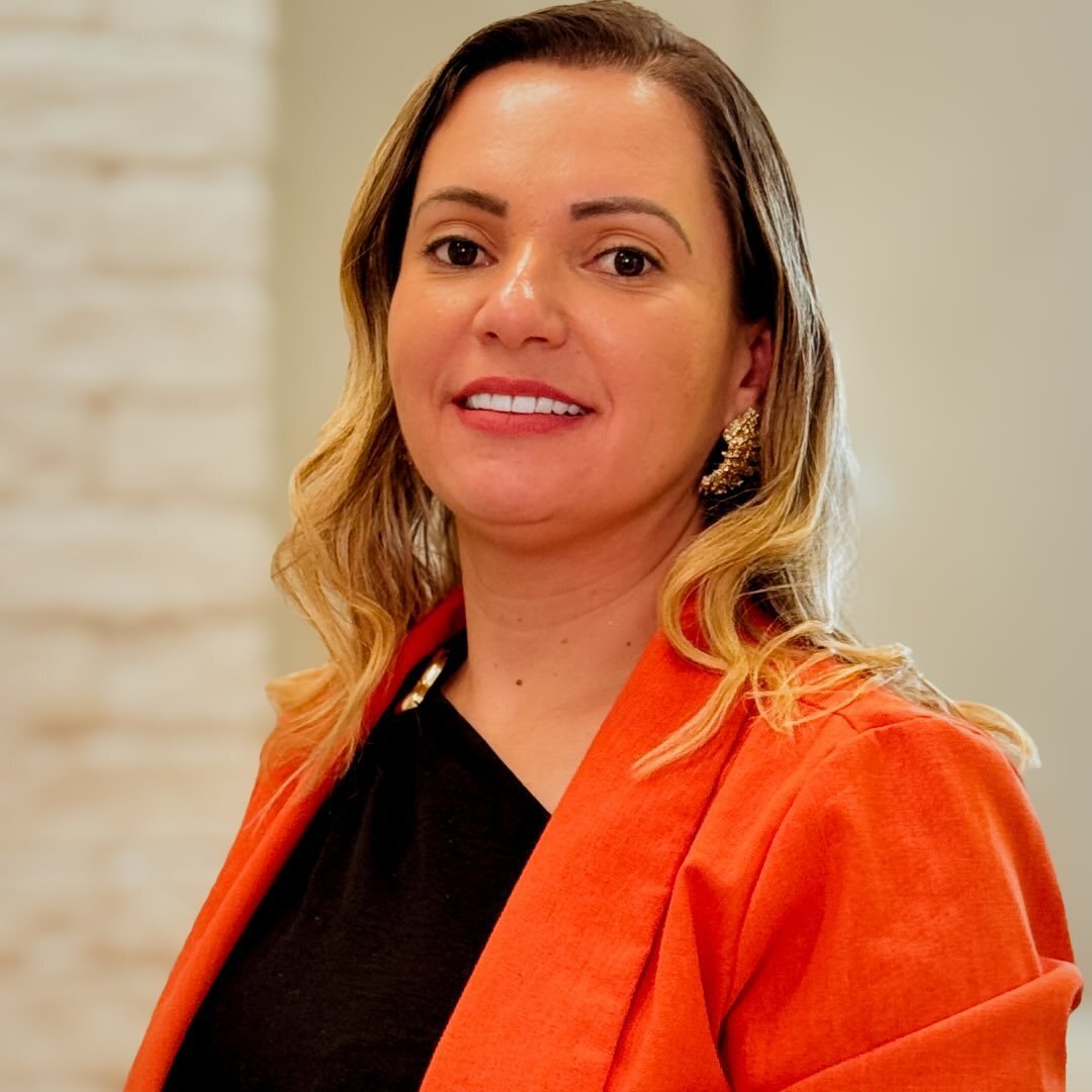 Retrato da arquiteta Bruna, cliente da Domus Media